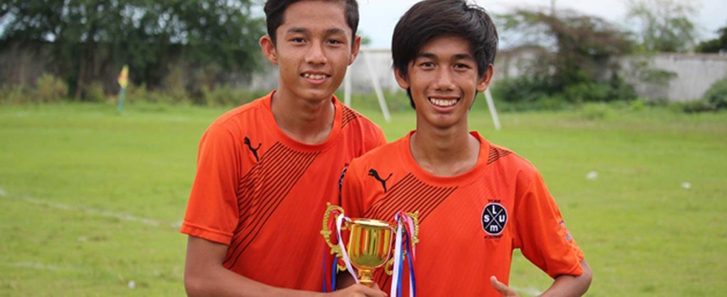 ISF Barclays Football League Close